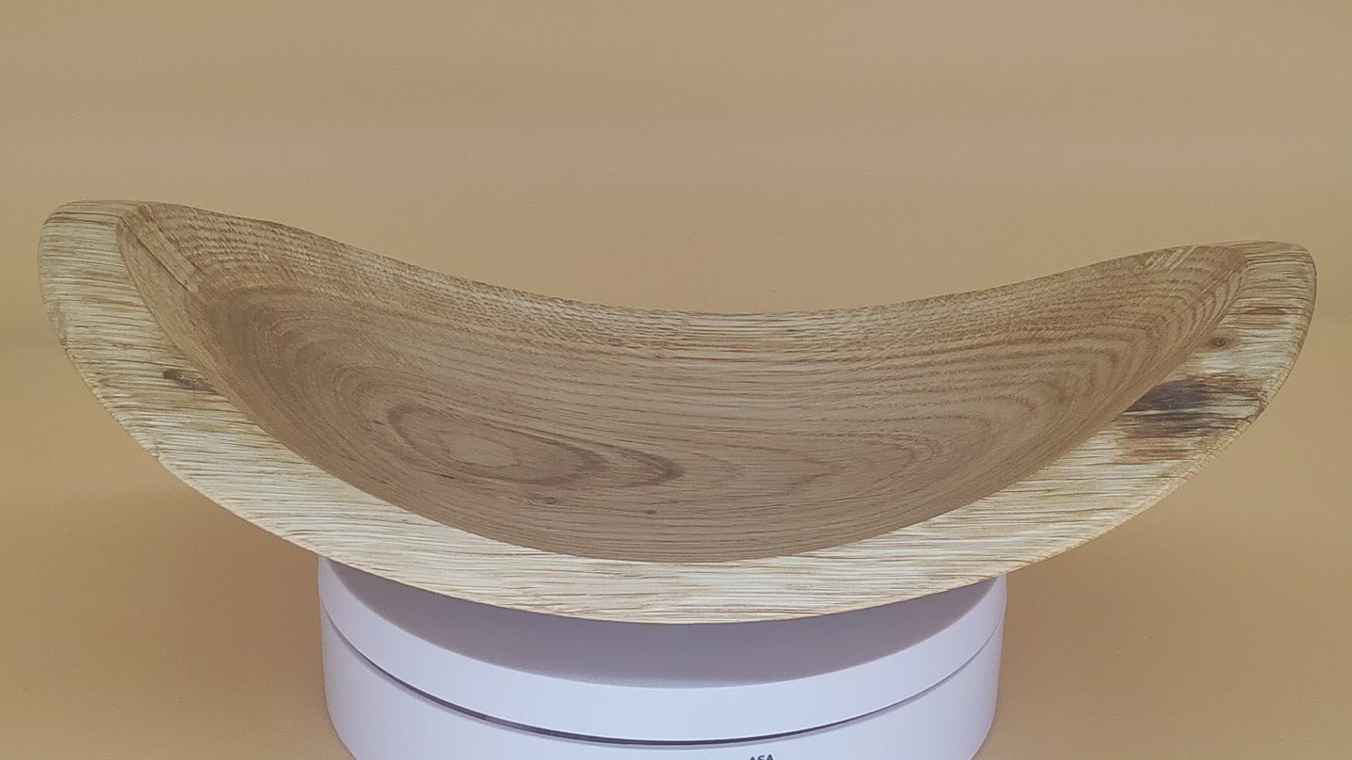 Dubová mísa s profilovaným okrajem